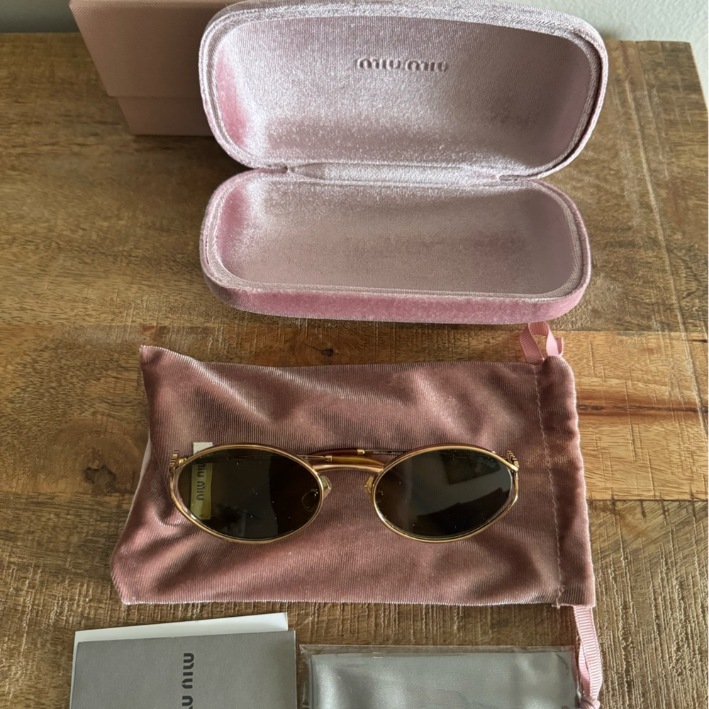 Miu Miu Sunglasses EXCELLENT condition